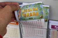 Mega da Virada: 52 apostas dividem pr&ecirc;mio de R$ 302,5 milh&otilde;es