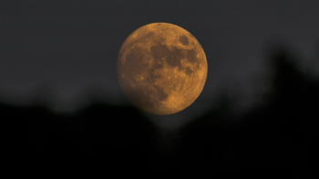 &#039;Superlua de esturjão&#039; acontece amanhã e será a última do ano; saiba como observar