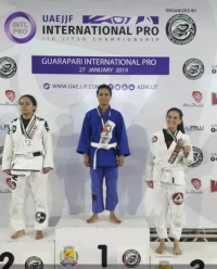 GUANHÃES: Aluna do CRAS conquista 1º lugar em campeonato internacional de Jiu-Jitsu