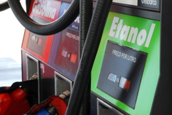 MPF de Minas pede suspensão de aumento de percentual de etanol na gasolina