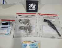 Virginópolis: PCMG prende jovem por tráfico de drogas e posse ilegal de arma