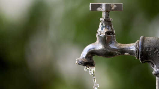 CRISE HÍDRICA: Moradores e empresas de Guanhães buscam alternativas para reduzir o consumo de água durante o período da seca