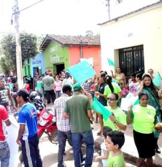 Água Boa: candidatos a prefeito inauguram comitês de campanha