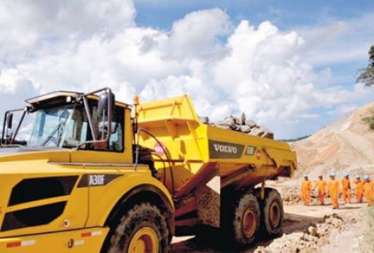 RODOVIA DA MORTE: Sem pagamento, empreiteiros ameaçam parar obra na BR-381