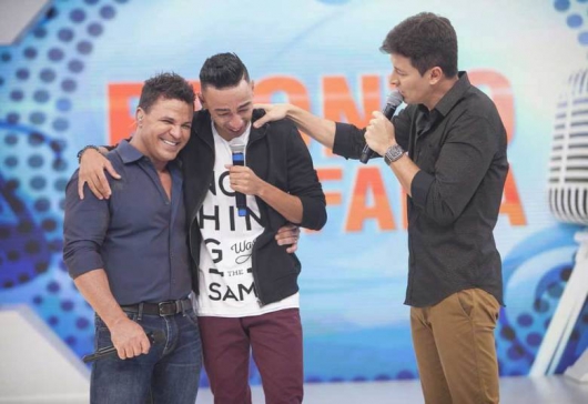 Após ser lançado para o Brasil e cantar com o ídolo Eduardo Costa, Deyvisson Gomes finalmente teve o sonho realizado