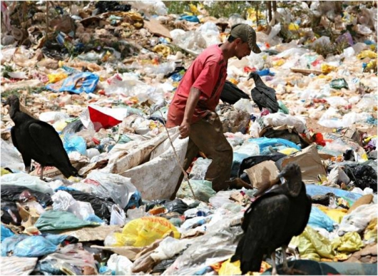 Mais de 260 cidades mineiras ainda descartam lixo &quot;in natura&quot; a céu aberto