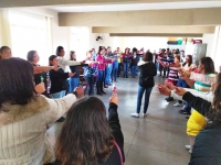 Profissionais de escolas e creches de Guanhães recebem capacitação para “Manipulação de alimentos, Higiene Pessoal e Operacional”