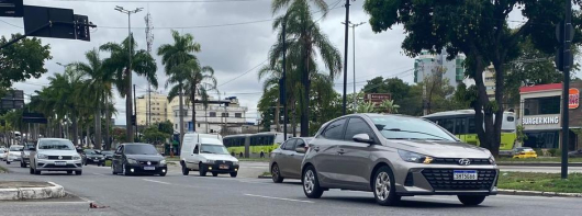 Licenciamento anual de veículos com placas de finais 7, 8, 9 e 0 será exigido em fiscalizações a partir desta sexta-feira (1/11)