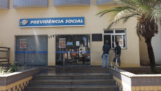 Trabalhadores do INSS permanecem em greve em Guanhães