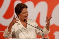 Dilma sanciona sem vetos Lei dos Caminhoneiros, exigência de grevistas