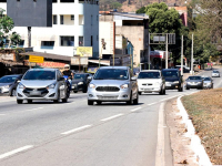 Motoristas terão que apresentar registro de licenciamento do veículo 2022 em novembro, define Detran-MG