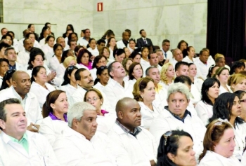 Profissionais do Mais Médicos devem se apresentar até hoje nos municípios