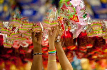Ovos de Páscoa começam a enfeitar supermercados; preços variam de R$ 6 a R$ 79,00 em Guanhães