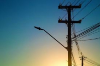 GUANHÃES: Processo Licitatório para iluminação pública deve ser concluído esta semana, informa município
