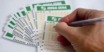 Mega-Sena acumula e prêmio pode chegar a R$ 5 milhões