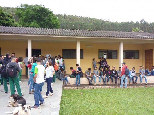 Alunos do IFMG/SJE ocupam o campus em manifestação ao corte de verbas previsto pelo Governo Federal em 2018