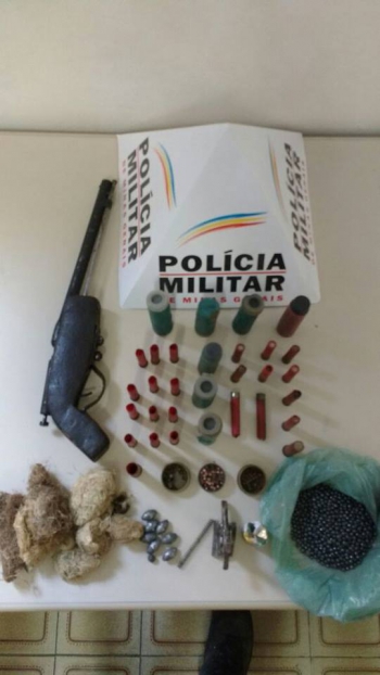 Homem é preso por porte ilegal de arma em Ferros