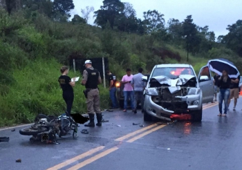 GUANHÃES: Acidente entre moto e caminhonete faz vítima na saída para Sabinópolis