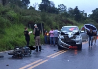 GUANHÃES: Acidente entre moto e caminhonete faz vítima na saída para Sabinópolis