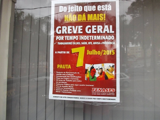 Servidores do INSS decidem entrar em greve