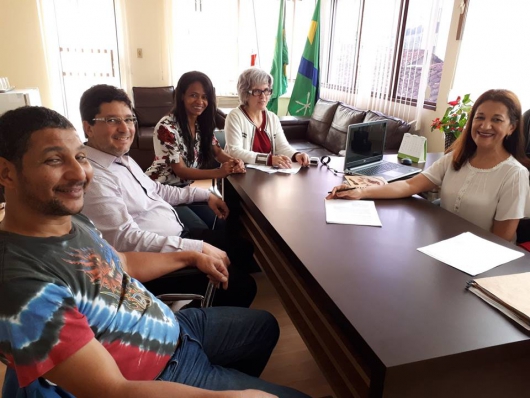 APAE Guanhães firma parceria com a Prefeitura para a aquisição de brinquedos pedagógicos, mobiliário e computadores