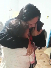 Mãe reencontra a filha que não via há mais de 10 anos em Guanhães