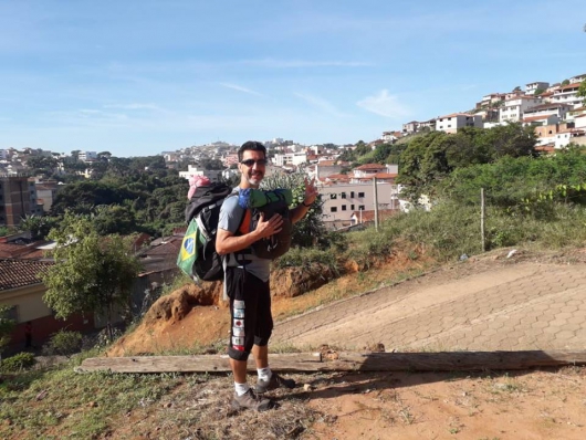 Mochileiro do Rio Grande do Sul retorna a Guanhães após mais de 20 anos