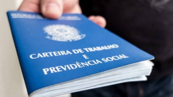 Dilma sanciona lei que altera regras do seguro desemprego com vetos