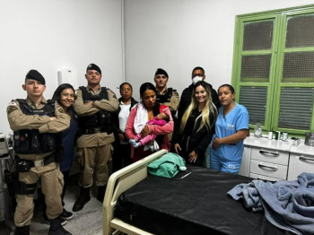Ação rápida da PM de Rio Vermelho salva bebê engasgada e emociona a cidade. Agilidade e preparo fizeram a diferença!