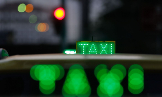Auxílio Taxista começa a ser pago hoje com parcela dobrada