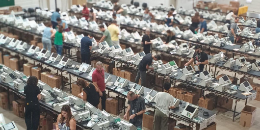 Eleições 2024: Urnas que serão utilizadas em Minas começam a receber dados dos candidatos