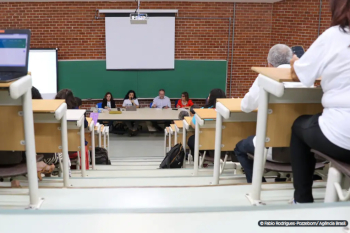Professores de universidades e instituições federais encerram greve