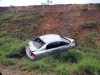 MG-129: Honda Civic que seguia de Guanhães para Confis capota e motorista sai ileso
