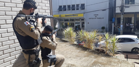 Militares do 65° Batalhão realizam treinamento simulado de explosão de caixa eletrônico em Guanhães