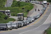 BR-381 apresenta lentidão de João Monlevade a BH na volta do Réveillon