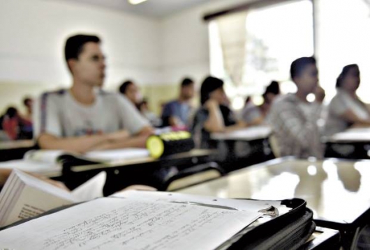Minas terá ensino médio integral já em abril: modelo será iniciado em 44 instituições públicas