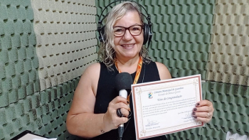 Diretoria da Rádio Folha FM, a jornalista Filó Generoso recebe nova Moção de Aplausos da Câmara Municipal de Guanhães, indicação do vereador Rodrigo Bretas