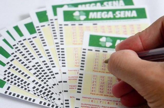 Acumulada, Mega-Sena pode pagar R$ 24 milhões nesta quarta-feira