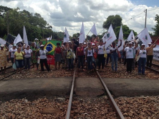 Governo Estadual ordena que linha de trem em Belo Oriente seja liberada