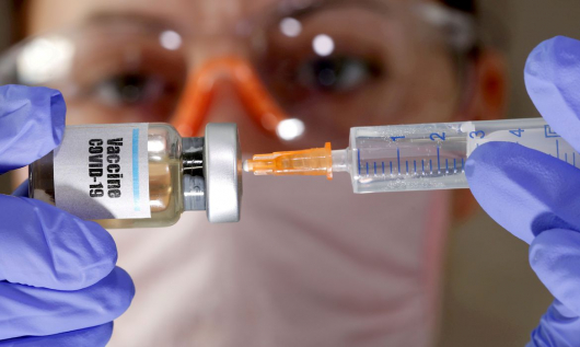 COVID-19: Governo promete ofertar vacina gratuita e não obrigatória