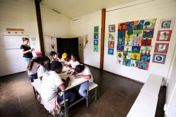 Após um ano no ensino médio, 1 em cada 4 estudantes deixa a escola