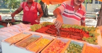 VERÃO: Conheça alguns cuidados na hora de consumir alimentos vendidos por ambulantes