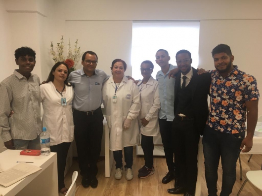 Jovens missionários do Projeto ‘Um Ano em Missão’ realizam cadastro para doação de medula óssea