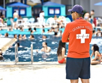 Férias acendem alerta para risco de afogamento, e Inmetro faz campanha para evitar &#039;cauda de sereia&#039;