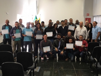 Taxistas recebem certificação para atendimento a turistas em Conceição do Mato Dentro