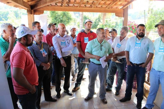 Dia de campo promovido pelo CBH-Suaçuí reúne cerca de 150 pessoas na zona rural de Peçanha