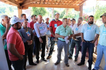 Dia de campo promovido pelo CBH-Suaçuí reúne cerca de 150 pessoas na zona rural de Peçanha