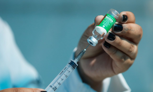 Covid-19: 90% dos adultos brasileiros já tomaram a 1ª dose da vacina