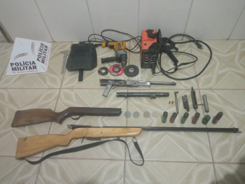 PM apreende duas armas de fogo e equipamentos para fabricá-las em Virginópolis