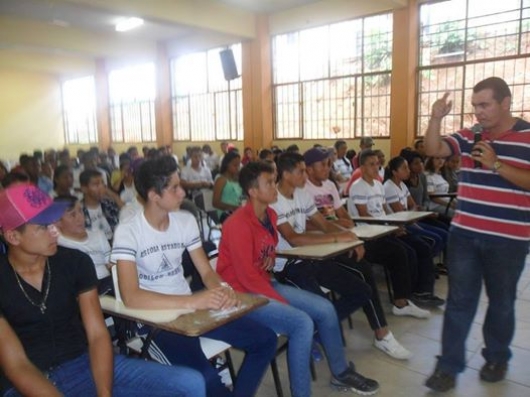 Escola Odilon Behrens promove palestra sobre o ENEM para os alunos